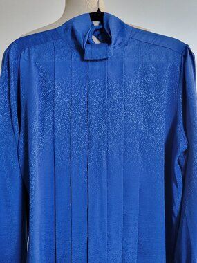 Laura & Jayne Long Sleeve Pleated Blue Blouse High Collar Size 10
